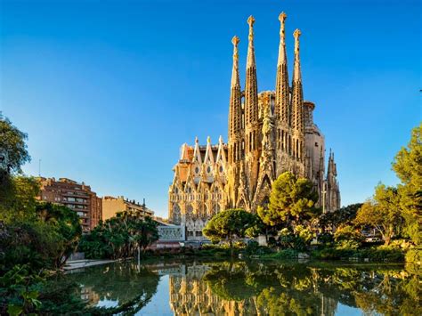 Barcelona city center: must.